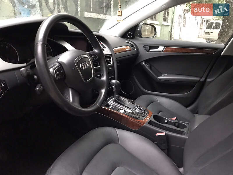 Седан Audi A4 2011 в Одессе