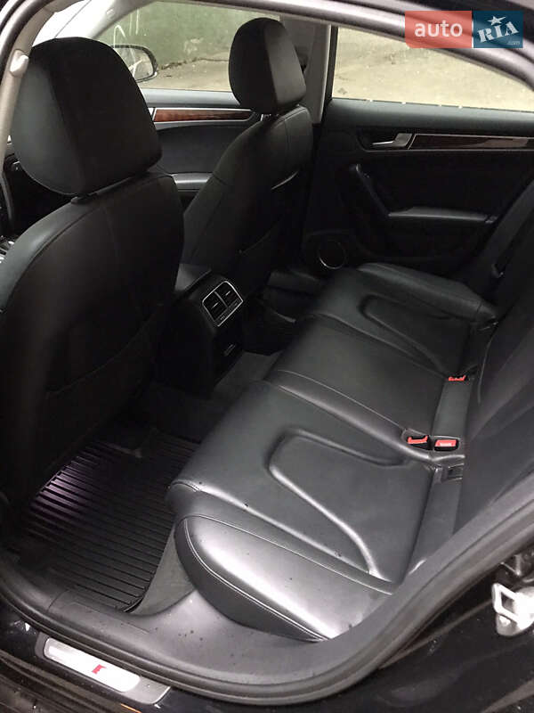 Седан Audi A4 2011 в Одессе