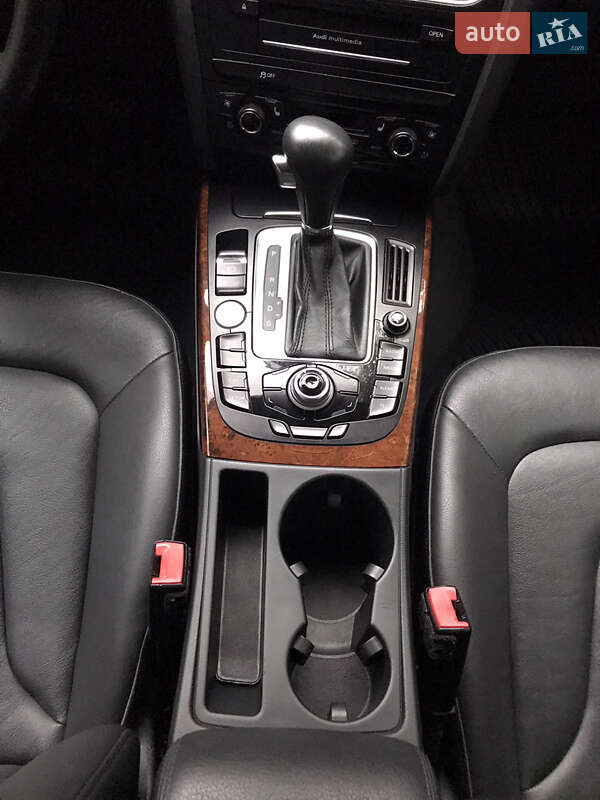 Седан Audi A4 2011 в Одессе
