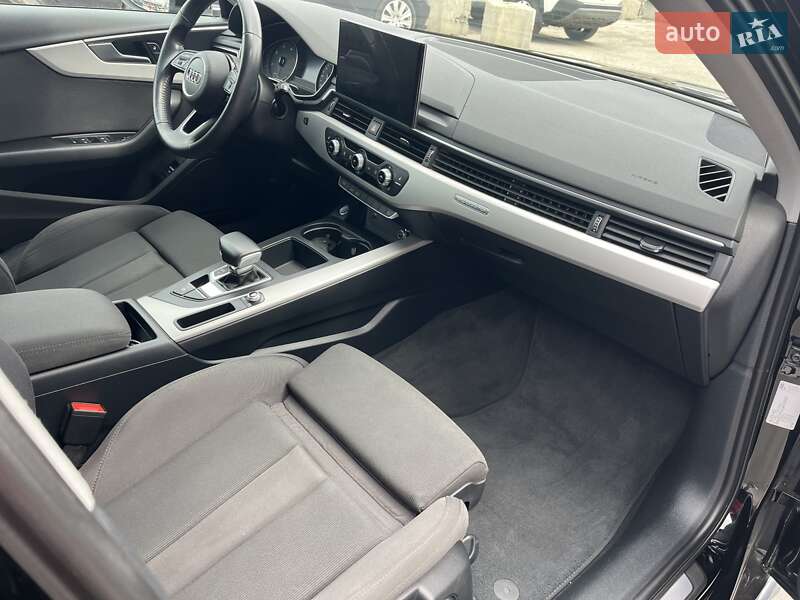 Универсал Audi A4 2019 в Ивано-Франковске