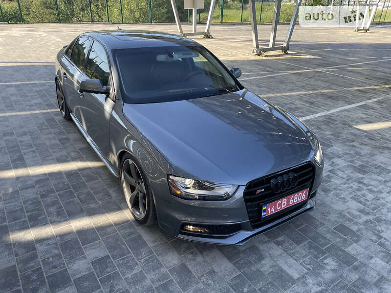 Седан Audi A4 2013 в Львові