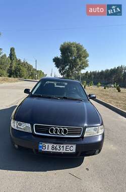 Седан Audi A4 2000 в Решетиловке