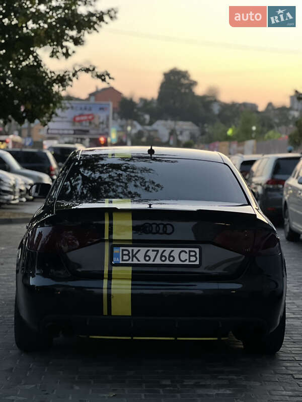 Седан Audi A4 2011 в Львове