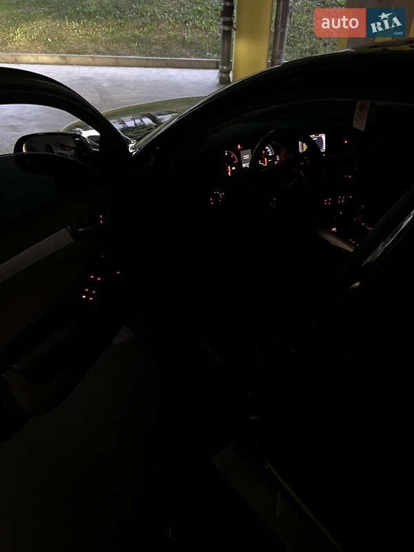 Седан Audi A4 2011 в Львові