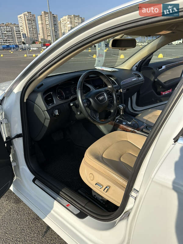 Седан Audi A4 2013 в Києві