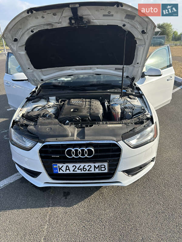 Седан Audi A4 2013 в Києві