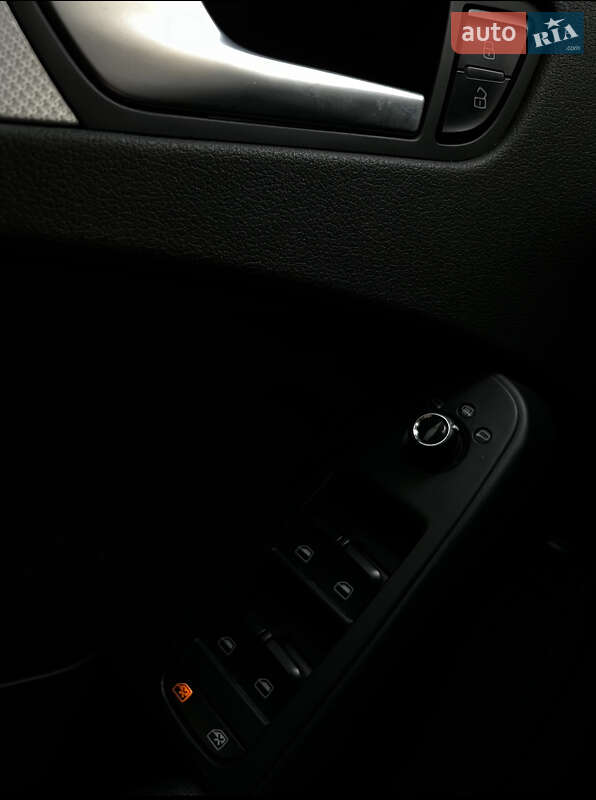 Седан Audi A4 2011 в Львове