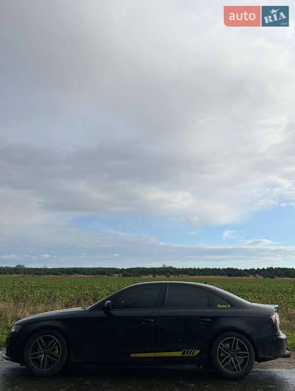 Седан Audi A4 2011 в Львове