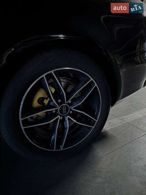 Седан Audi A4 2011 в Львове