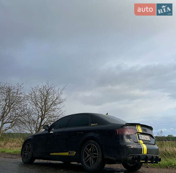 Седан Audi A4 2011 в Львові
