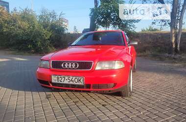 Седан Audi A4 1995 в Одессе