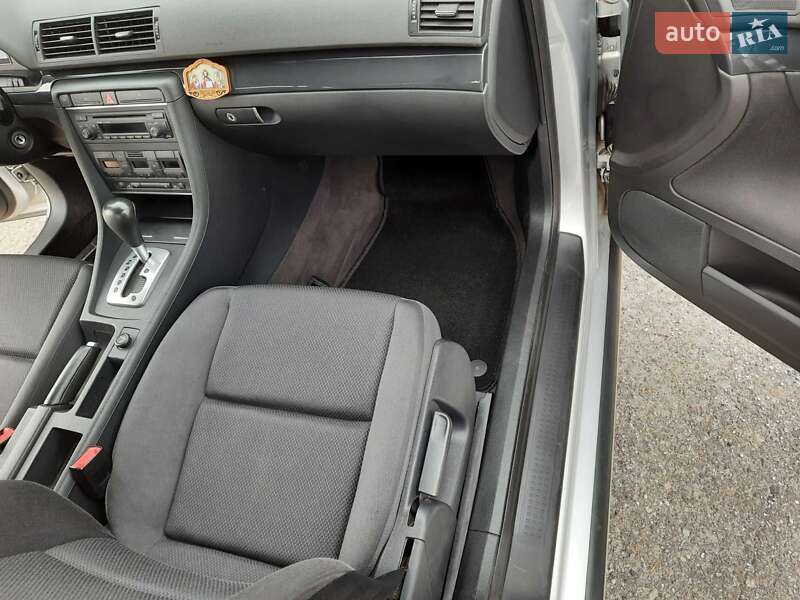 Седан Audi A4 2004 в Запорожье