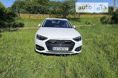 Седан Audi A4 2022 в Киеве