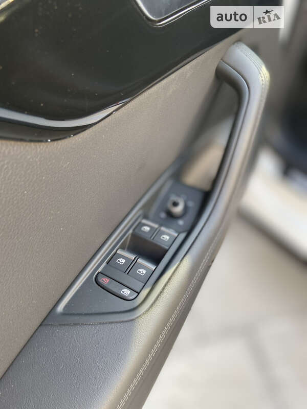 Седан Audi A4 2018 в Луцке