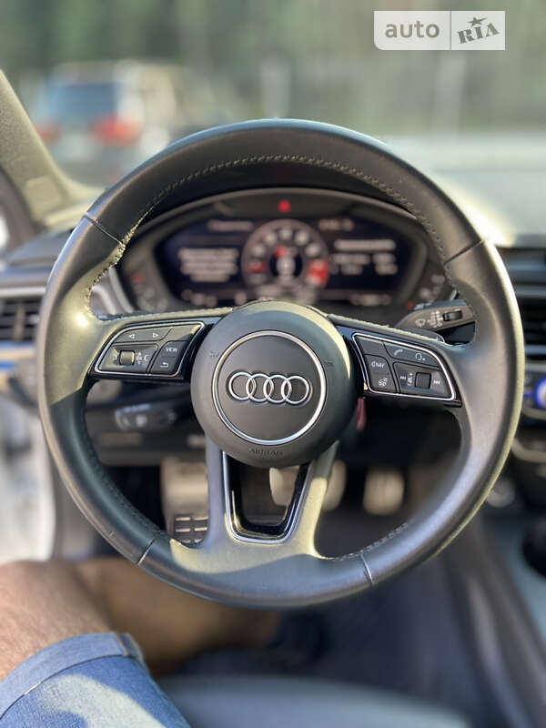 Седан Audi A4 2018 в Луцке