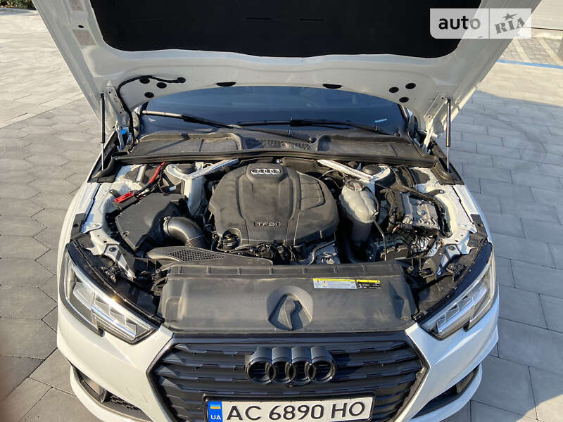 Седан Audi A4 2018 в Луцке