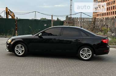 Седан Audi A4 2017 в Черновцах