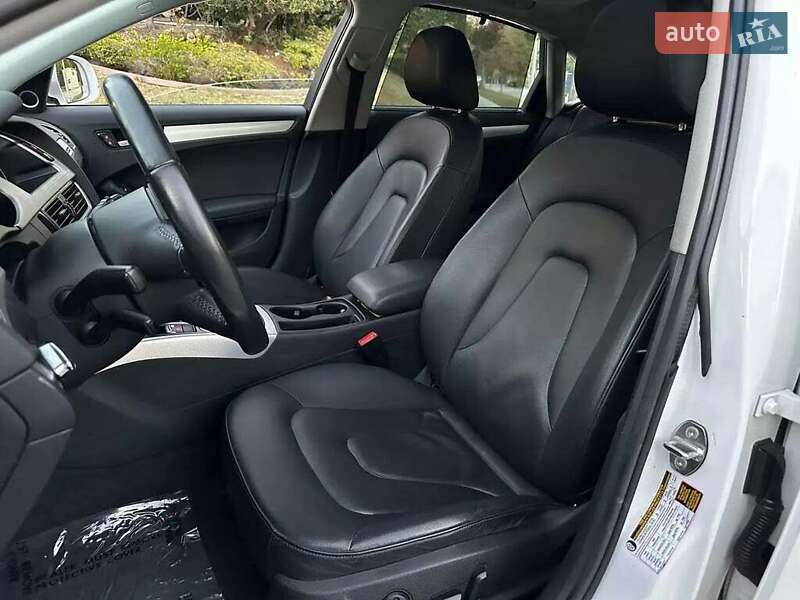 Седан Audi A4 2011 в Львове