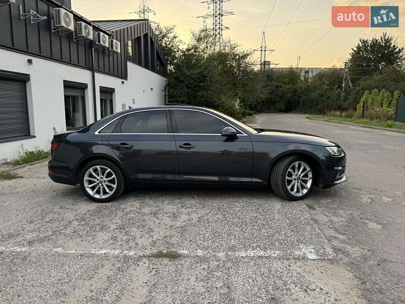 Седан Audi A4 2018 в Львове