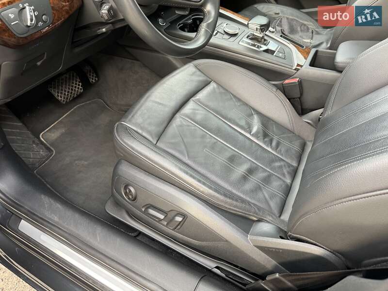Седан Audi A4 2018 в Львове