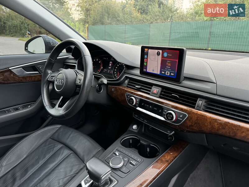 Седан Audi A4 2018 в Львове