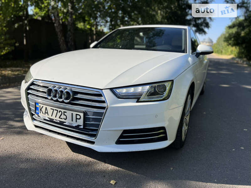 Седан Audi A4 2016 в Ровно