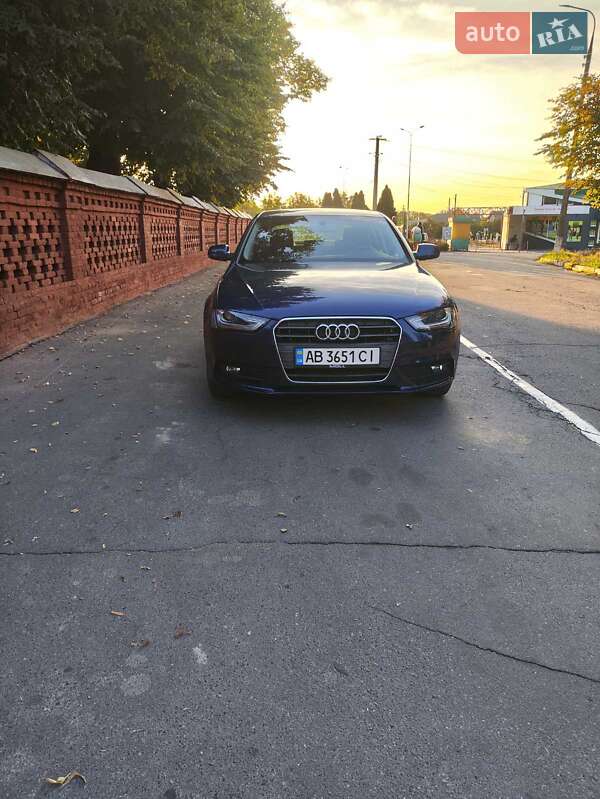 Седан Audi A4 2013 в Виннице
