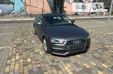 Седан Audi A4 2014 в Луцке