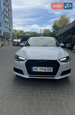 Седан Audi A4 2016 в Дніпрі
