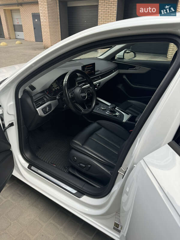 Седан Audi A4 2016 в Днепре