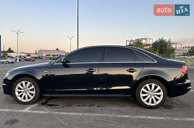 Седан Audi A4 2014 в Трускавці