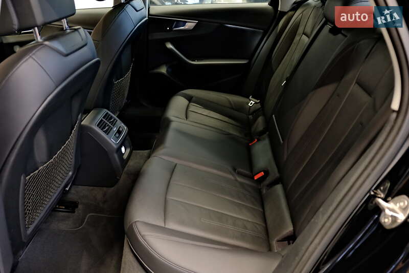 Седан Audi A4 2017 в Одесі