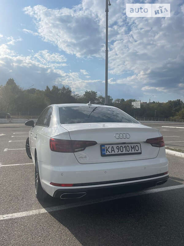 Седан Audi A4 2019 в Киеве