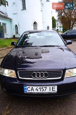 Седан Audi A4 2000 в 