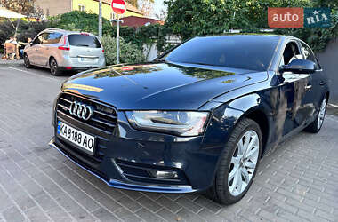 Седан Audi A4 2012 в 