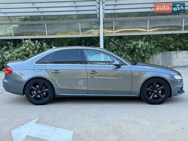 Седан Audi A4 2012 в Киеве