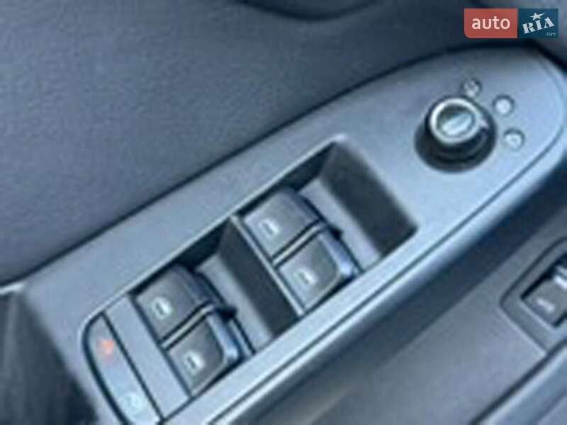 Седан Audi A4 2012 в Киеве