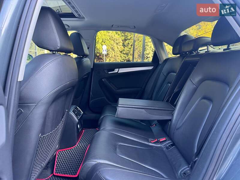 Седан Audi A4 2012 в Киеве