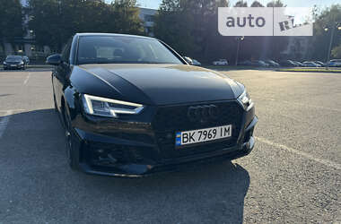 Седан Audi A4 2016 в Ровно