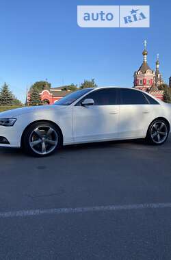 Седан Audi A4 2013 в Кам'янському