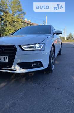 Седан Audi A4 2013 в Кам'янському