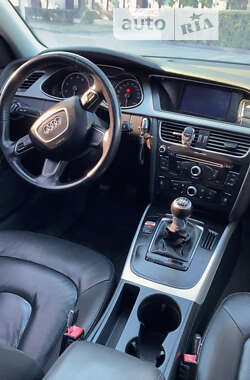 Седан Audi A4 2013 в Кам'янському