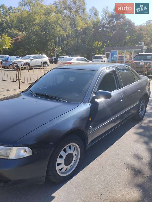 Седан Audi A4 1997 в Одессе