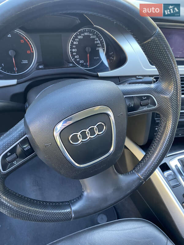 Седан Audi A4 2010 в Косові