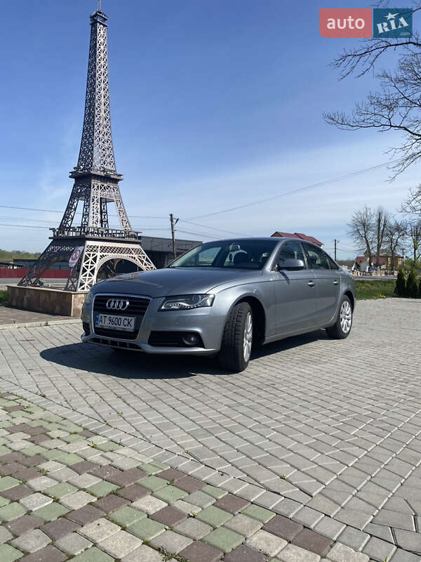 Седан Audi A4 2010 в Косові