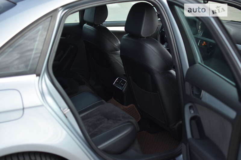 Седан Audi A4 2011 в Киеве
