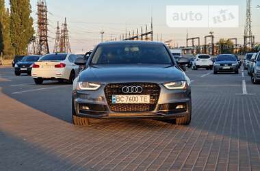 Седан Audi A4 2013 в Львові