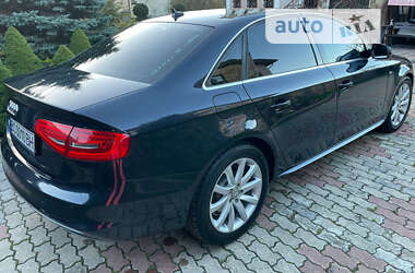 Седан Audi A4 2014 в Львові