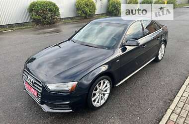 Седан Audi A4 2014 в Ужгороде