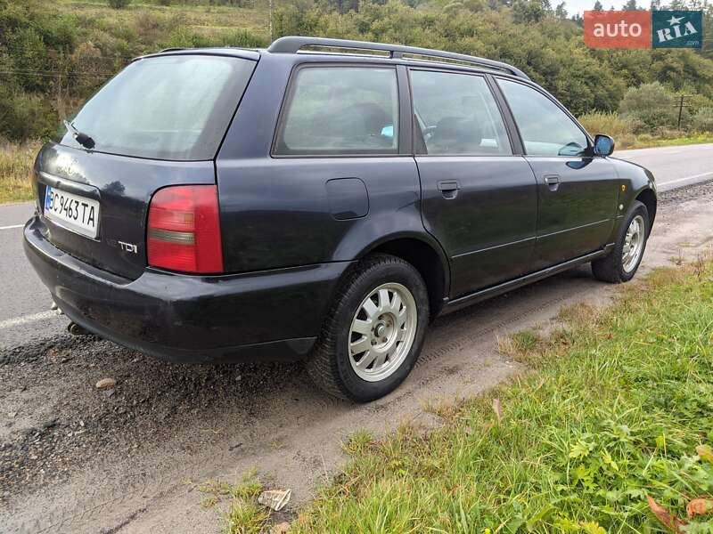 Универсал Audi A4 1997 в Турке